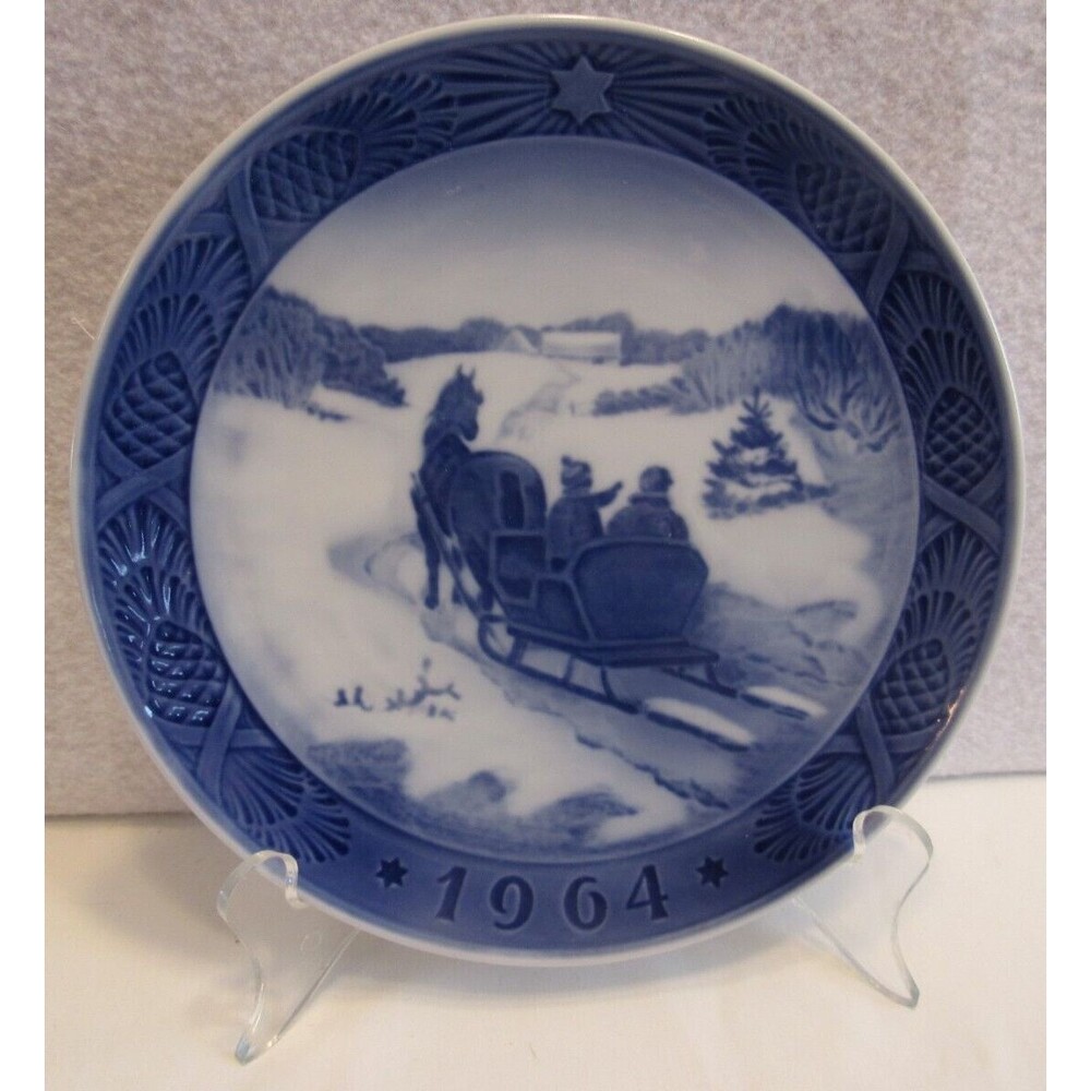 Royal Copenhagen Vintage Christmas Plate Fetching the Christmas Tree 1964